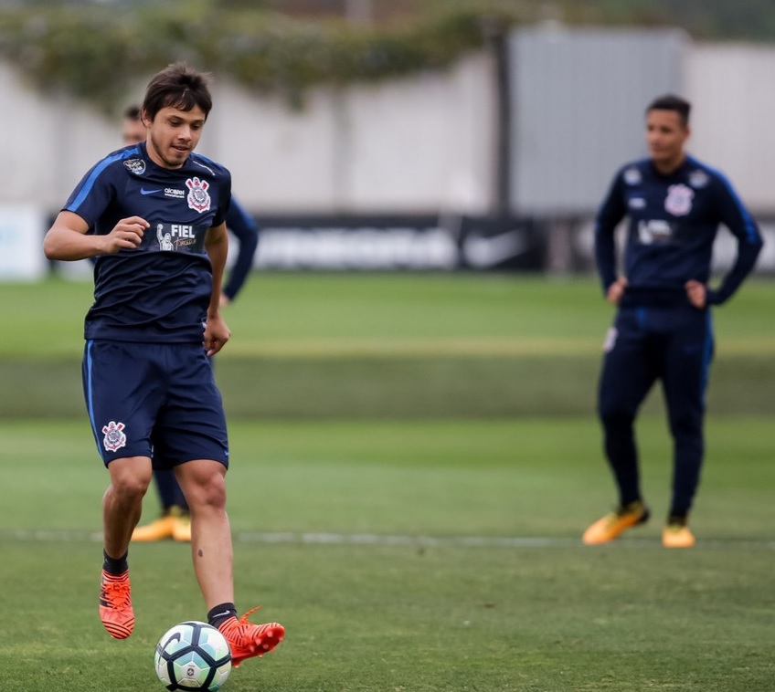 Prestes a completar 150 jogos, Romero faz juras de amor ao Corinthians