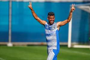 Léo Moura admite que meta do Grêmio no Brasileiro é garantir vaga da Libertadores