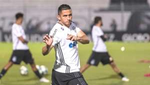 Danilo diz que time vai suar sangue para honrar camisa da Ponte Preta