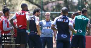 Oswaldo de Oliveira convoca 24 jogadores para sua estreia no Atlético-MG