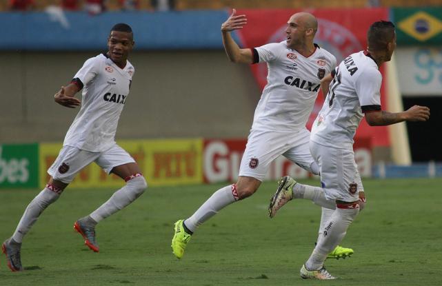 Brasil-RS quase venceu o Vila Nova no Serra Dourada
