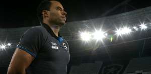 Jair Ventura chama a atenção para resultados do Vitória fora de casa