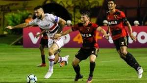 Sem vencer há oito jogos, Sport encara o São Paulo para fugir da zona da degola