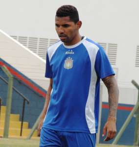 Copa Paulista: Após golaço, Régis destaca empenho para melhora do São Caetano