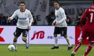 Zagueiro Paulo André alega falta de folga e ganha processo do Corinthians