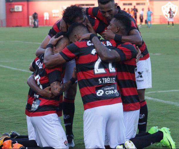 Jogadores do Vitória se fecharam após diretoria fechar negociações com reforços