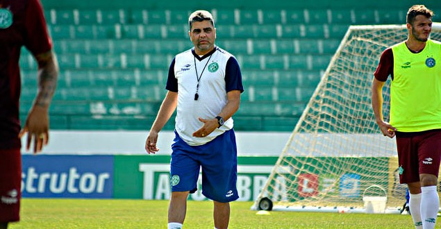 Líderes do elenco prestam apoio ao técnico Marcelo Cabo no Guarani