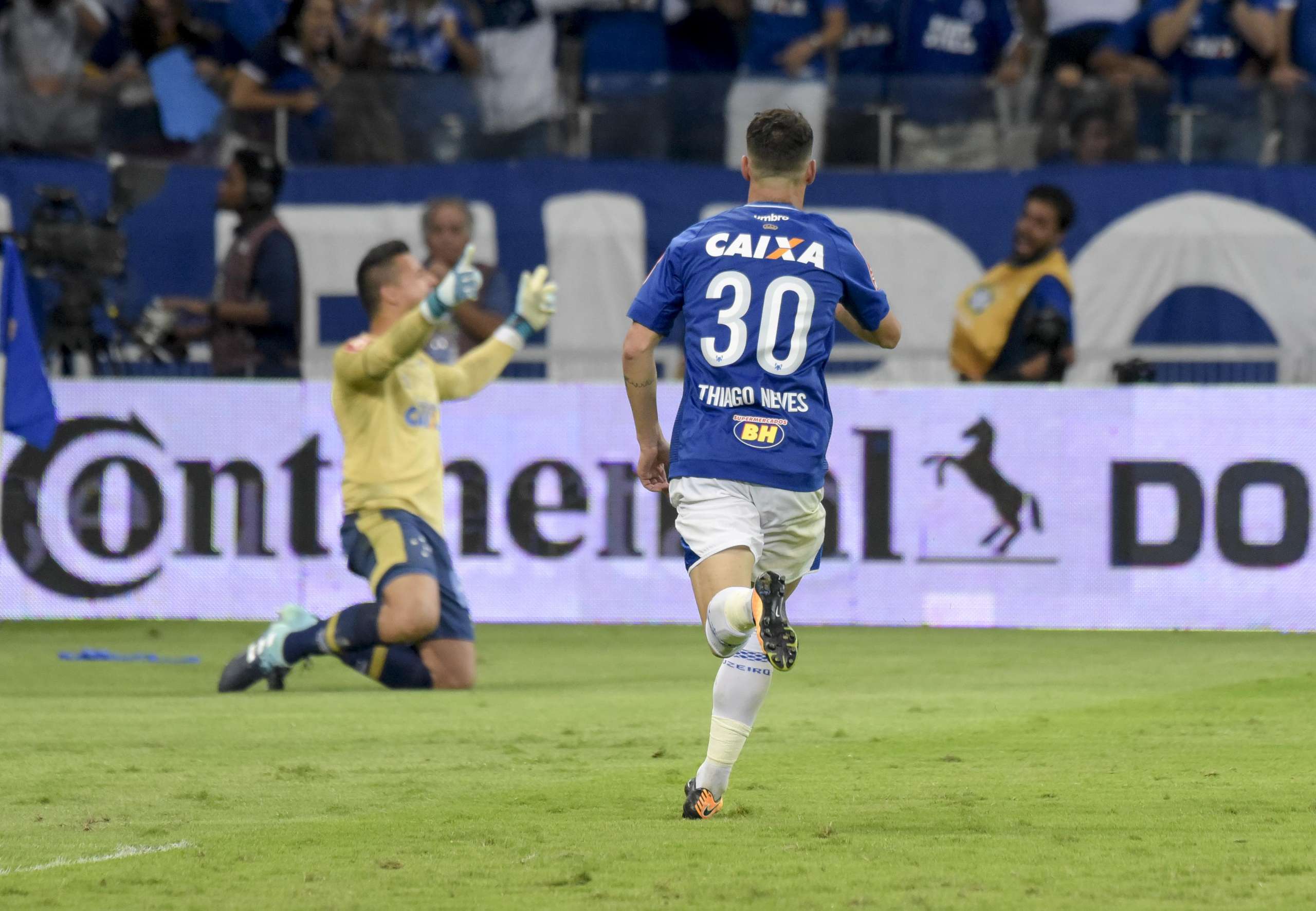 Campeão com Cruzeiro, Thiago Neves fala de encerrar a carreira no Paraná