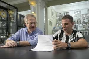 Montillo surpreende, fica em forma e pode assinar com o Botafogo para 2018