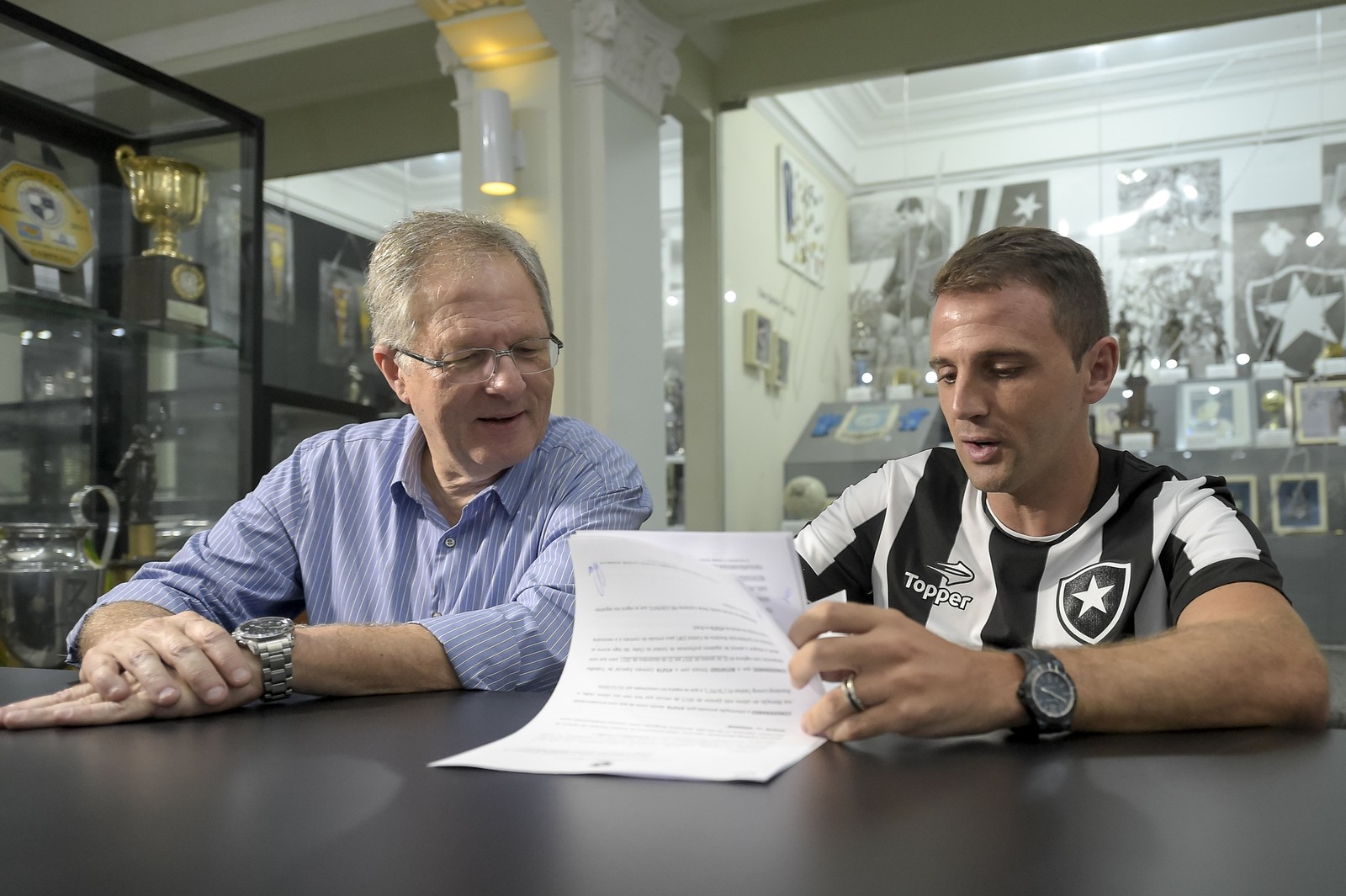 Montillo surpreende, fica em forma e pode assinar com o Botafogo para 2018