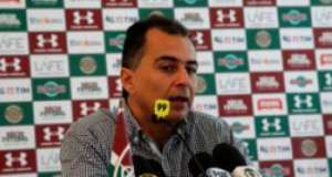 Cansado de críticas e pagar contas, cartola desabafa e diz que Fluminense é 'time pequeno'