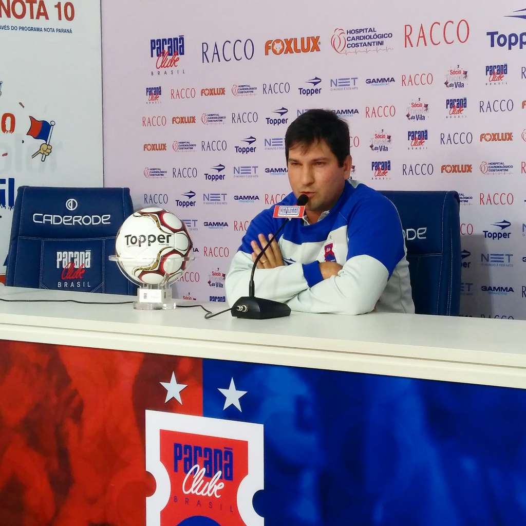 O técnico Matheus Costa comemorou o comportamento defensivo do Paraná