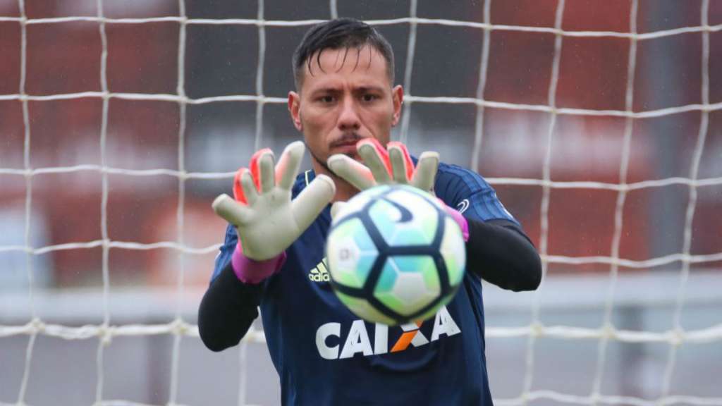 Diego Alves exalta Sul-Americana, mas admite Brasileiro como prioridade do Flamengo