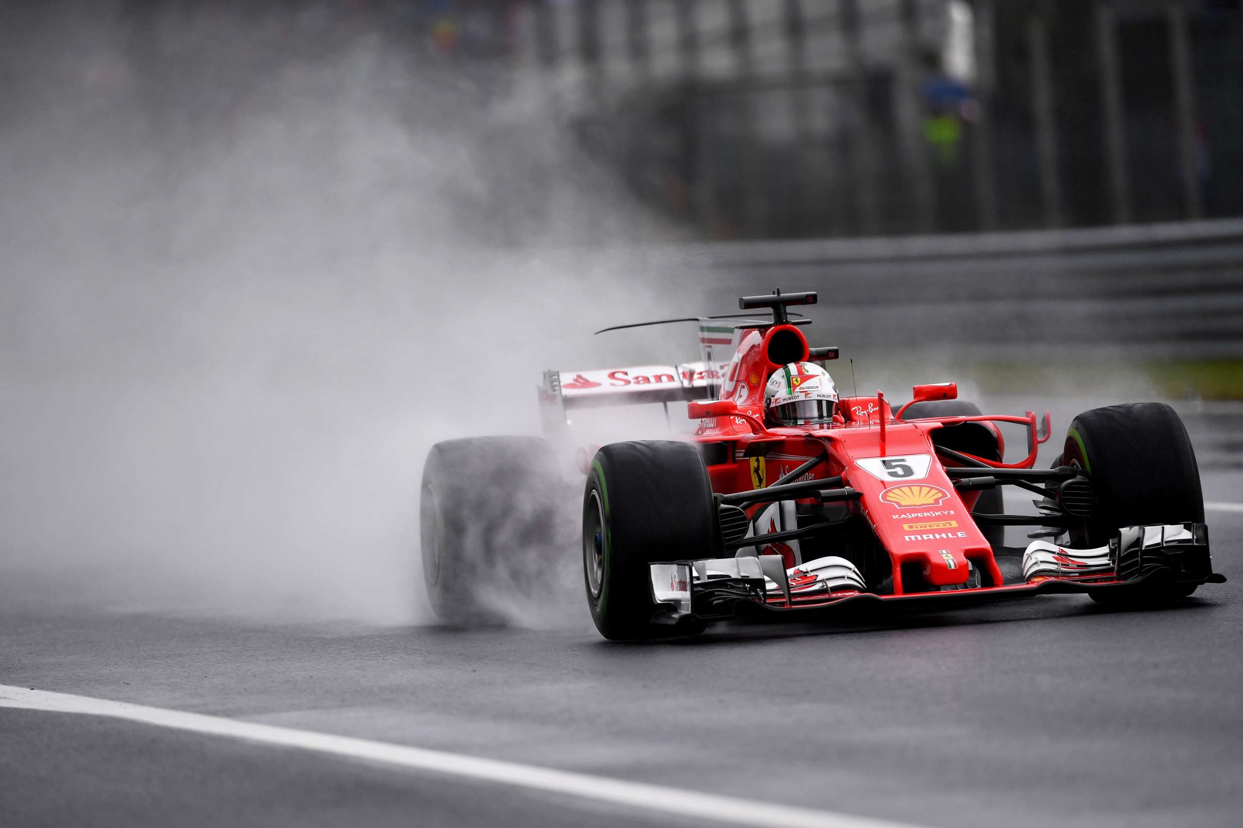 F1: Ferrari garante que Vettel poderá manter caixa de câmbio no Japão