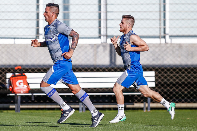 Grêmio volta aos treinos com Cícero, Barrios e Fernandinho