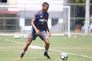 Madson elogia Avaí e projeta duelo difícil para o Vasco na próxima quarta