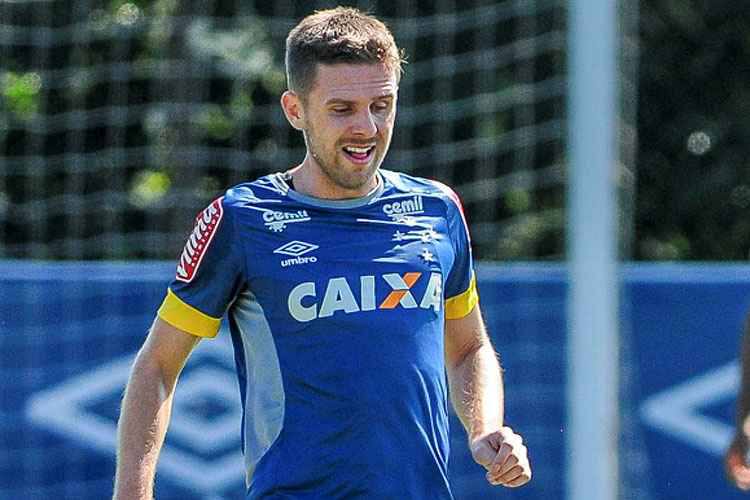 Ezequiel, do Cruzeiro, revela que fará cirurgia no fim do ano