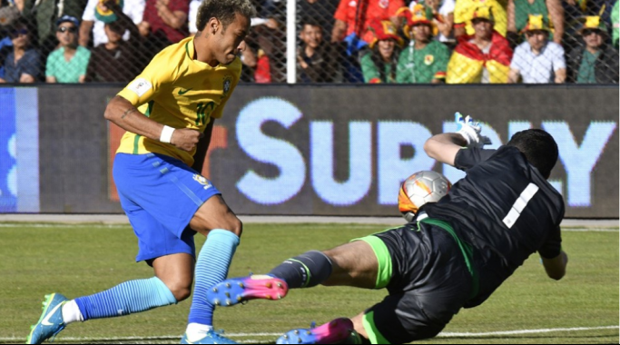 Neymar jogou bem, mas parou nas grandes defesas do goleiro Lampe que ganhou a camisa 10 ao fim do jogo