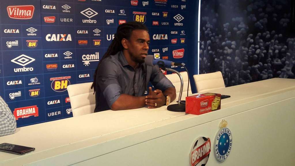 Tinga deixará o Cruzeiro no final do ano Tinga deixará o Cruzeiro no final do ano