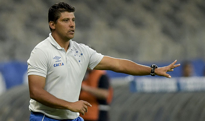 Auxiliar despista, mas deve ter mudanças no Cruzeiro contra a Ponte