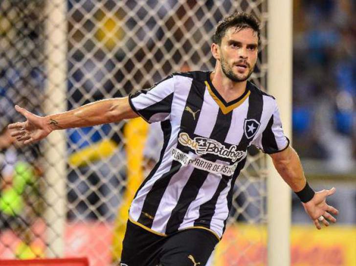 Rodrigo Pimpão revela problema físico e minimiza seca de gols no Botafogo