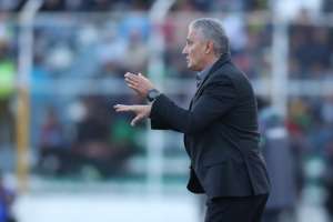 Seleção faz treino leve e quarteto titular 'brinca' no CT do São Paulo