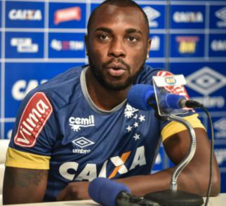 Manoel volta à defesa após longo jejum