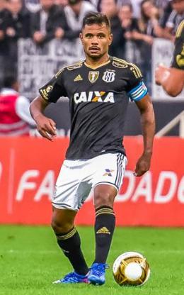 Fernando Bob volta ao meio campo