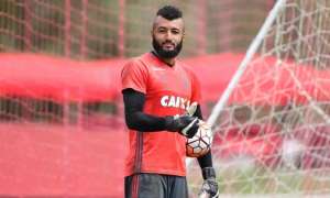 Companhia encontra 'gato' de energia na casa do Muralha, goleiro do Flamengo