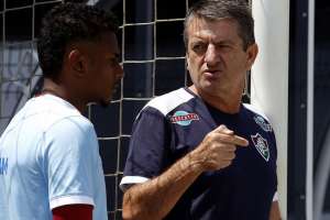 Abel Braga usa titulares e Fluminense ganha jogo-treino contra o Cidade Nova