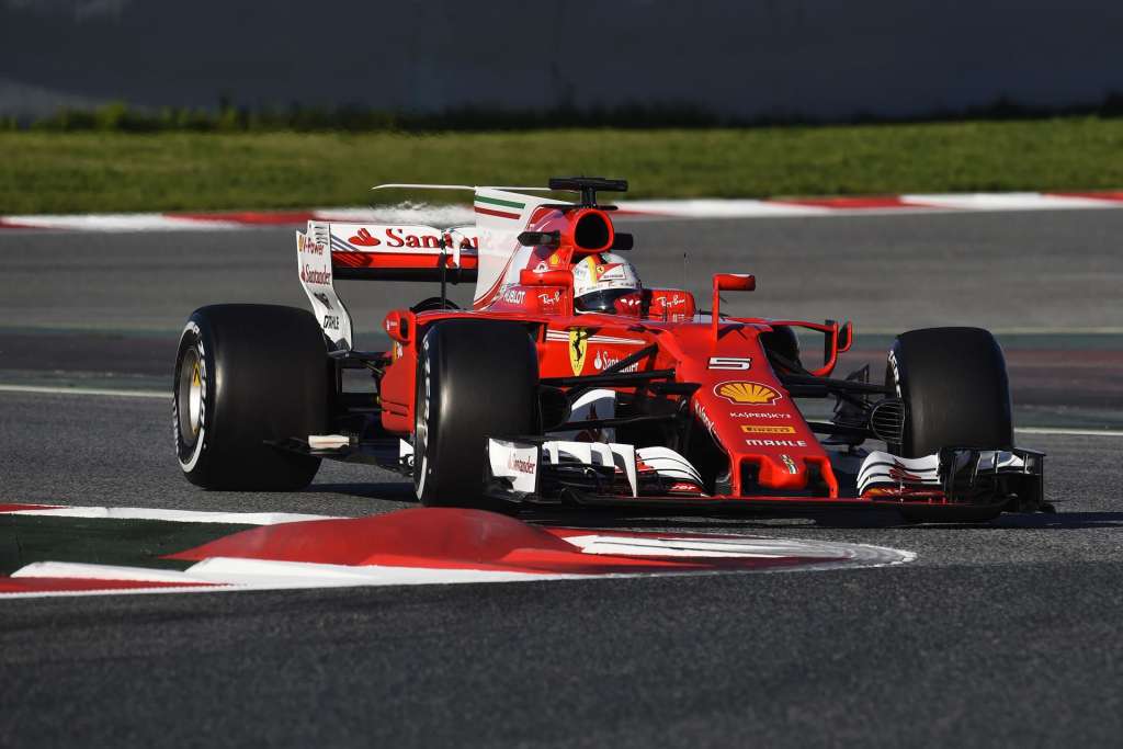 Vettel lamenta novo problema e diz que 'precisa proteger' Ferrari