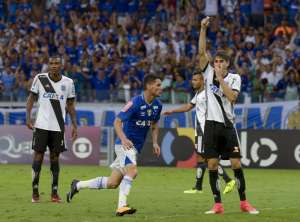 Baptista pede mais concentração e intensidade aos jogadores da Ponte Preta