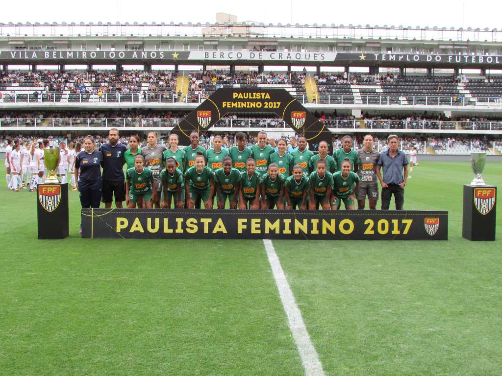 Jogadoras do Rio Preto comemoram o bicampeonato do Paulista Feminino, conquistado nesse sábado (Fotos: Muller Merlotto Silva)  
