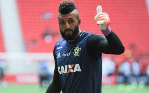 Muralha perde espaço no Flamengo e pode acertar na Ponte Preta