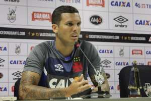 Ramon encara com naturalidade testes de Zé Ricardo no Vasco para duelo com Avaí