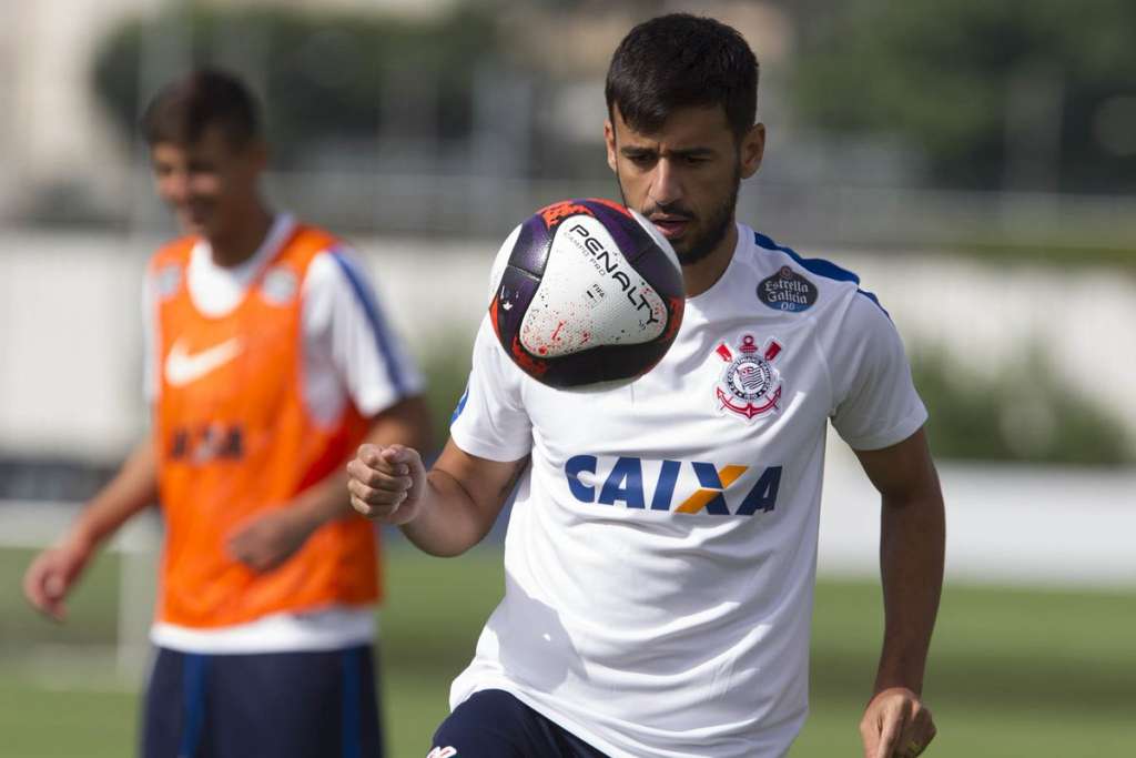 Camacho quer mostrar que não é apenas o '12º jogador' do Corinthians
