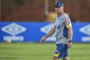 Mano Menezes divulga relacionados do Cruzeiro sem Fábio, Léo e Murilo