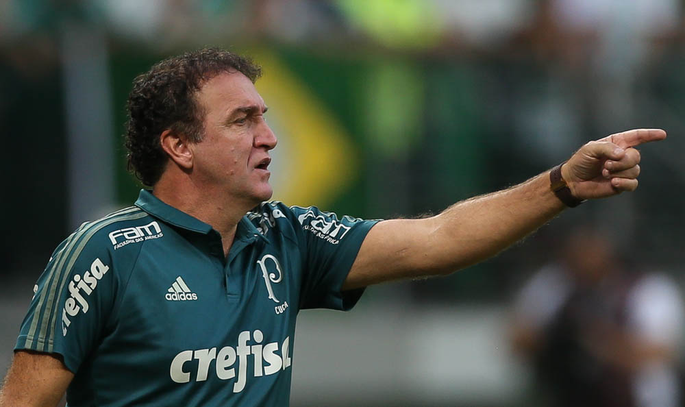 Com Jean na lateral, Cuca faz testes na defesa do Palmeiras