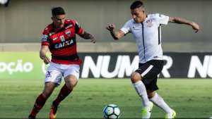 Sem dinheiro, Corinthians pode usar 'moedas de troca' para reforçar time