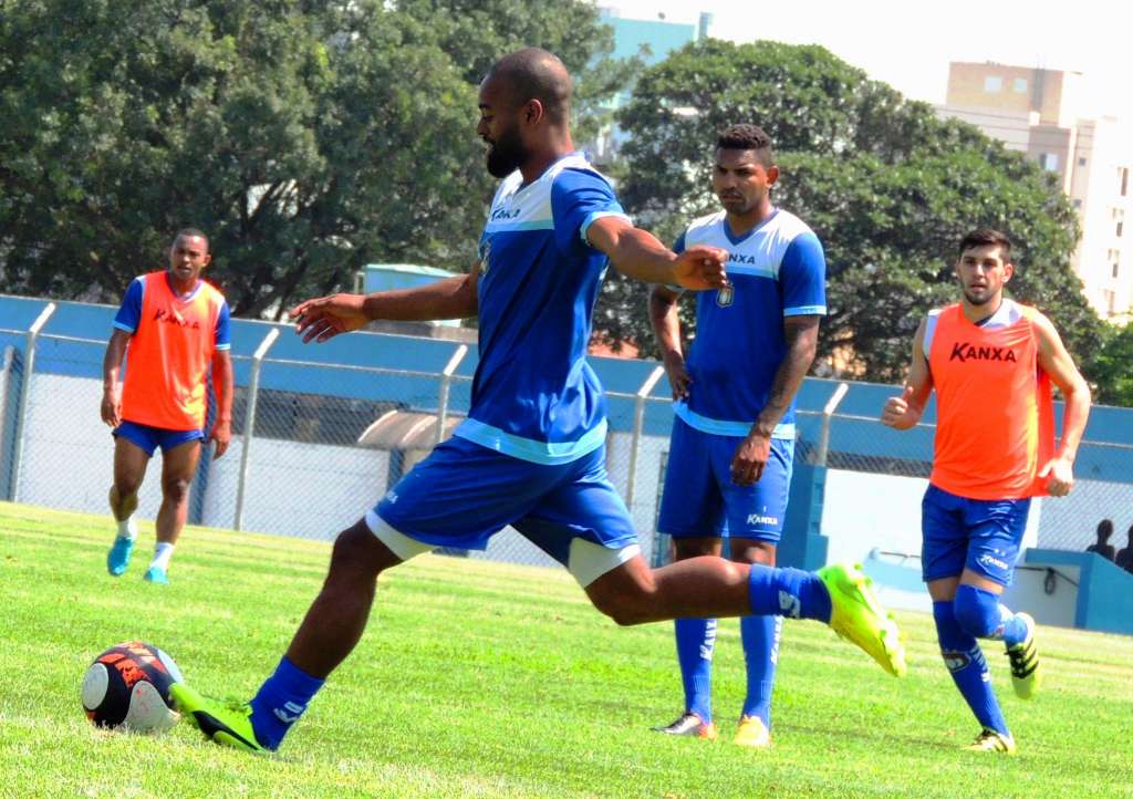 Time do ABC busca o resultado positivo para permanecer na zona de classificação (Foto: Fabrício Cortinove/Assessoria de Imprensa A.D.São Caetano) 