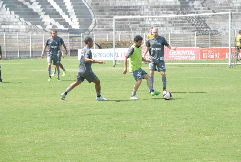 Devido ao horário do embate, o Alvinegro e o Tricolor Paulista deverão atuar sob calor intenso em Barueri, o que requer alguns cuidados