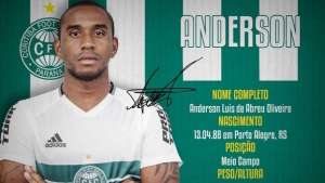 Ex-meia da Seleção e campeão do mundo, meia Anderson cai em desgraça no ameaçado Coritiba