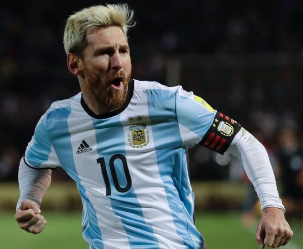 Messi marcou três e chegou aos 21 gols em Eliminatórias