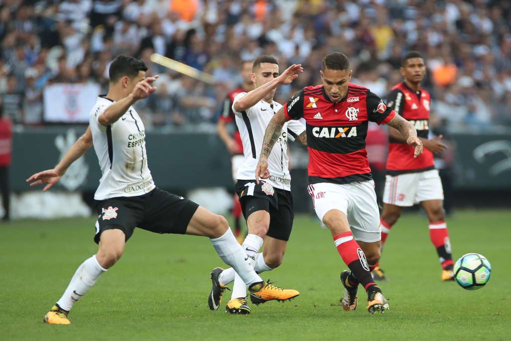 Guerrero desfalca o Flamengo no clássico