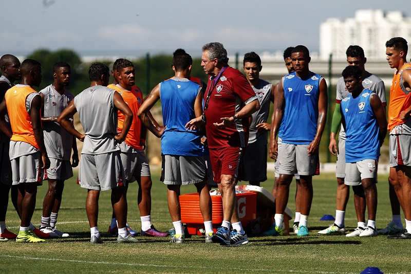 Abel Braga tenta dar a volta por cima com o Fluminense