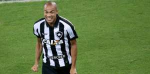 Curado, Roger espera disputar as últimas rodadas do Brasileirão