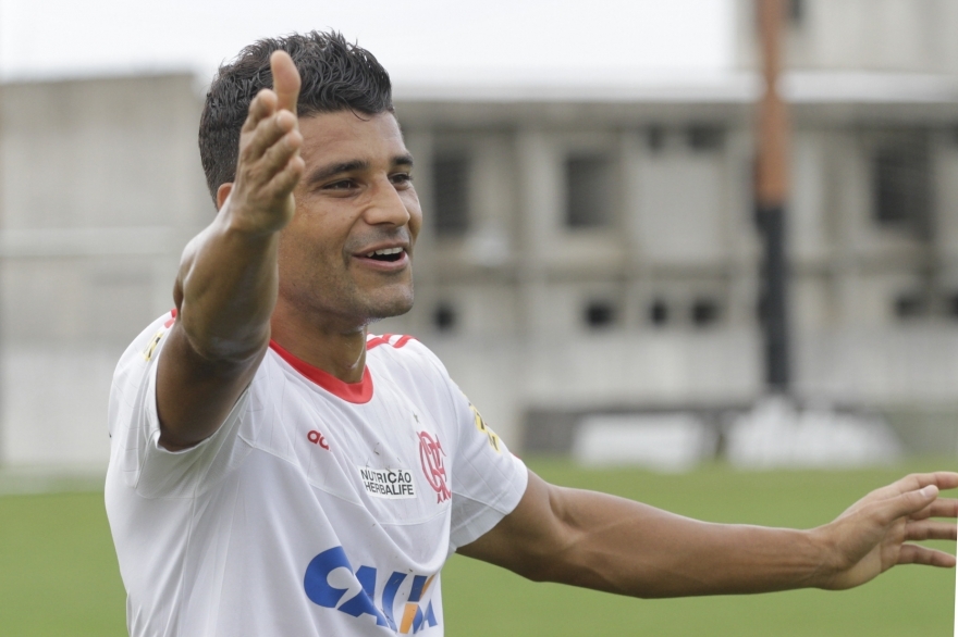 Após retirada do tumor, Ederson encerra quimioterapia e mira volta ao Flamengo