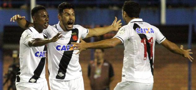 O argentino Andrés Ríos comemora o segundo gol vascaíno. Foto: Carlos Gregório - Vasco - Oficial