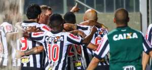 BRASILEIRÃO: Corinthians dispara e nenhum dos ameaçados ganha na abertura da rodada