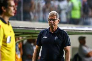 Oswaldo de Oliveira exalta comportamento da torcida do Atlético-MG: 